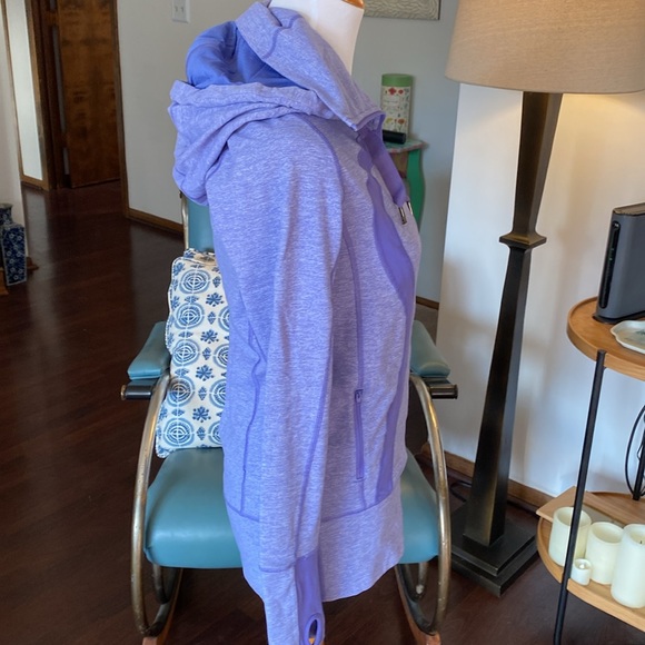 LULULEMON lavender zip up jacket. Size US 8. Long style with classic front logo. - Picture 5 of 12